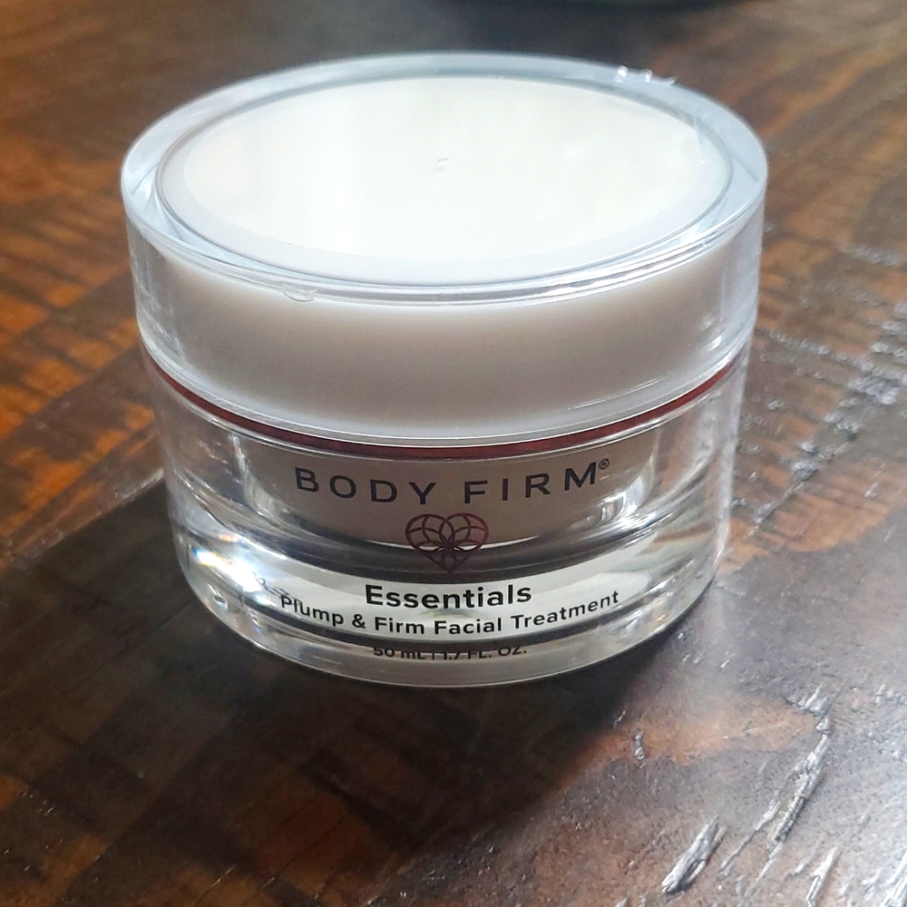 NWT Body Firm Crepe Erase Essentials Plump & Firm Facial Treatment 1.7floz